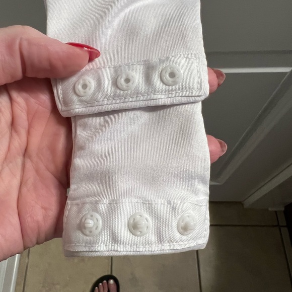 NWOT White bodysuit with snap closure - Picture 3 of 4